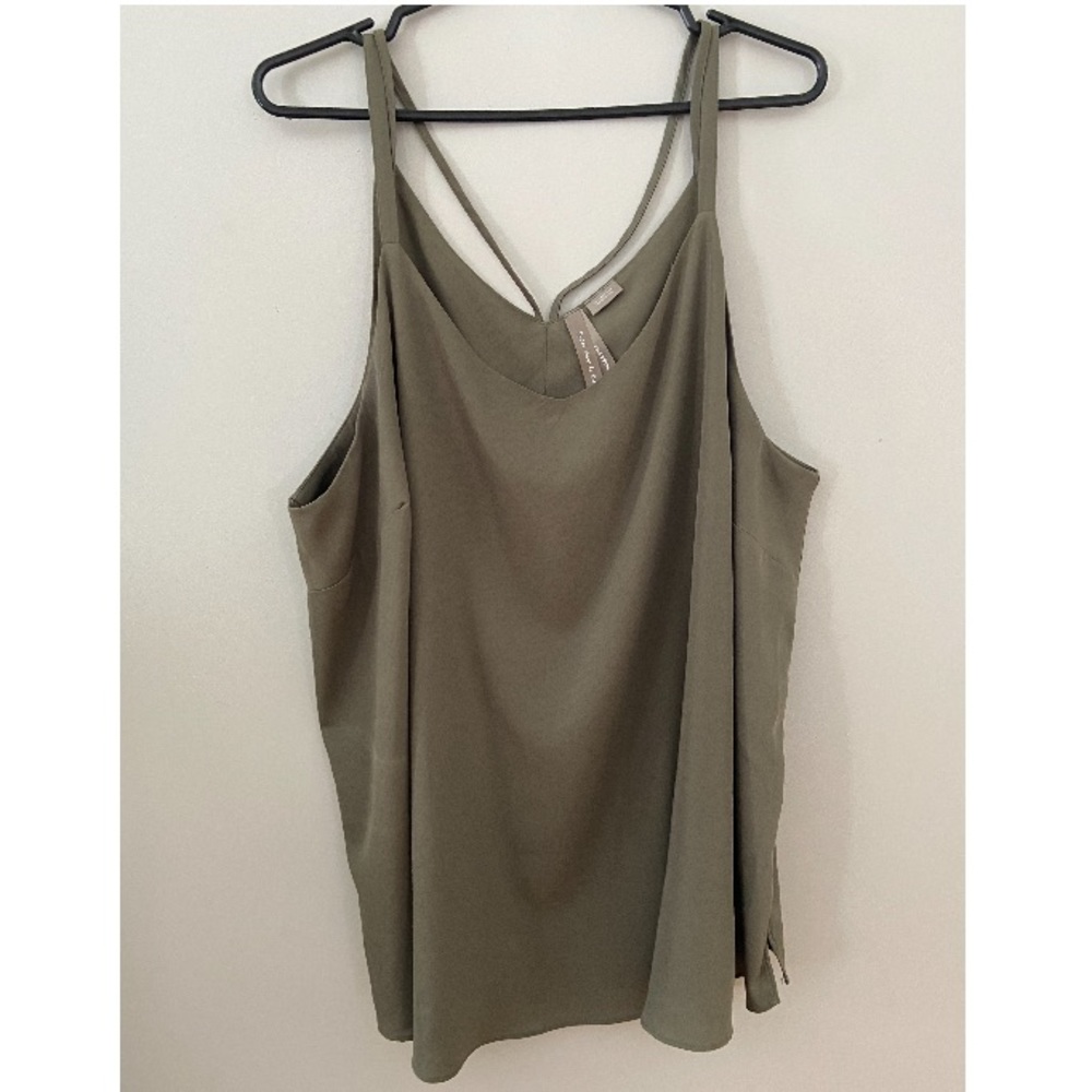 Dark green flowy tank top